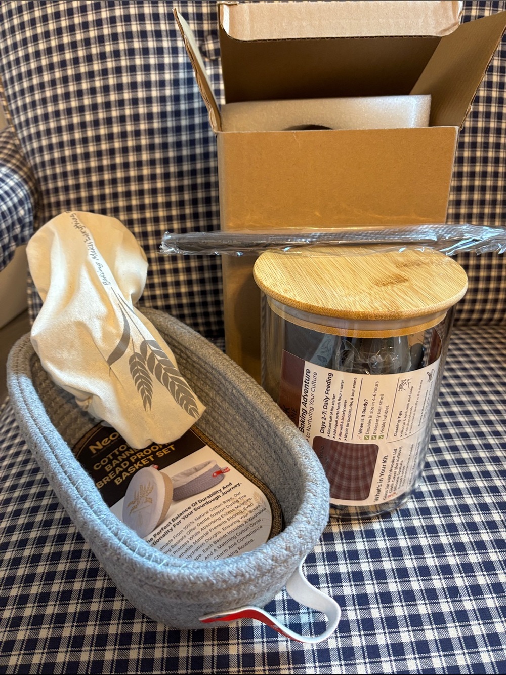 Sourdough starter kit with Cotton proofing Basket - Picture 1 of 8